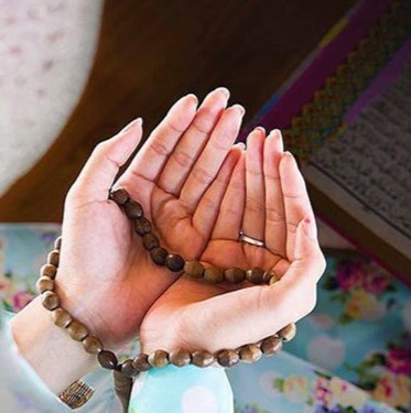 دست دعا تسبیح hand pray hijab Quran